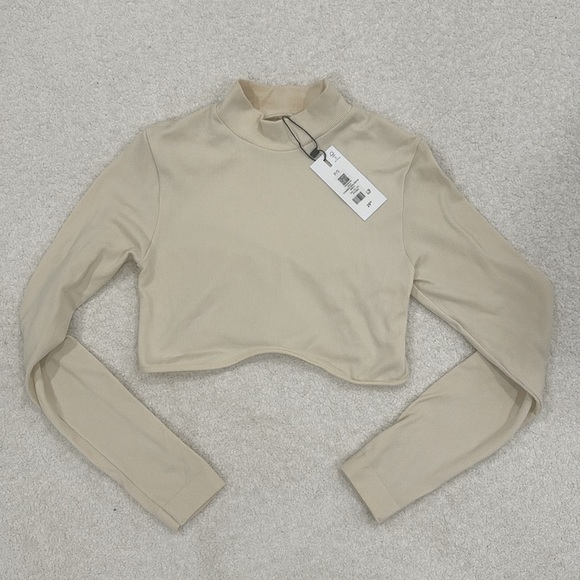 NWT - DYNAMITE - Seamless Underbust Crop Top - Cream/Birch (size small) - Picture 5 of 9